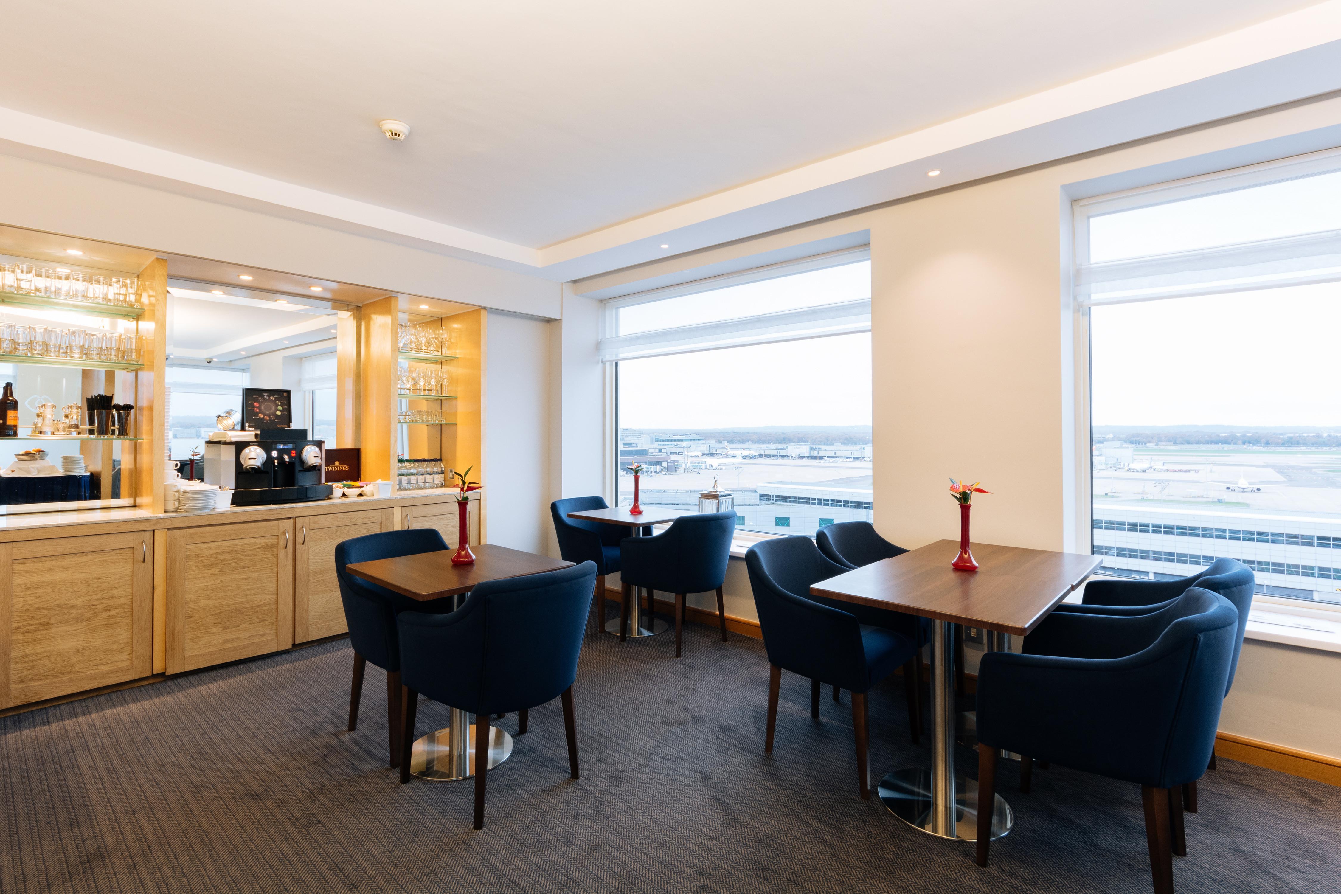 โซฟิเทลลอนดอนแกทวิคโฮเต็ล Hotel ฮอร์เลย์ ภายนอก รูปภาพ The Club at Dublin Airport
