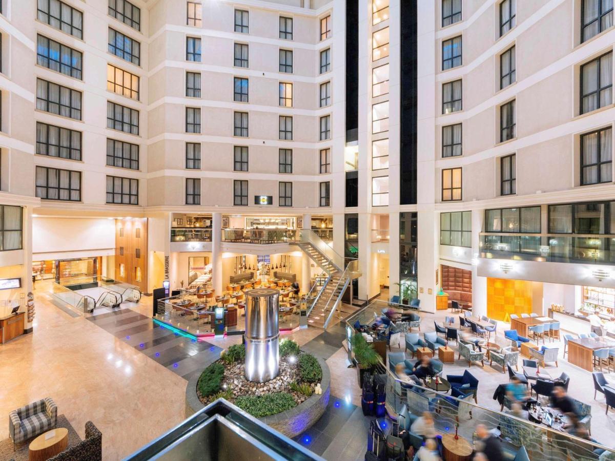 โซฟิเทลลอนดอนแกทวิคโฮเต็ล Hotel ฮอร์เลย์ ภายนอก รูปภาพ The interior of the hotel
