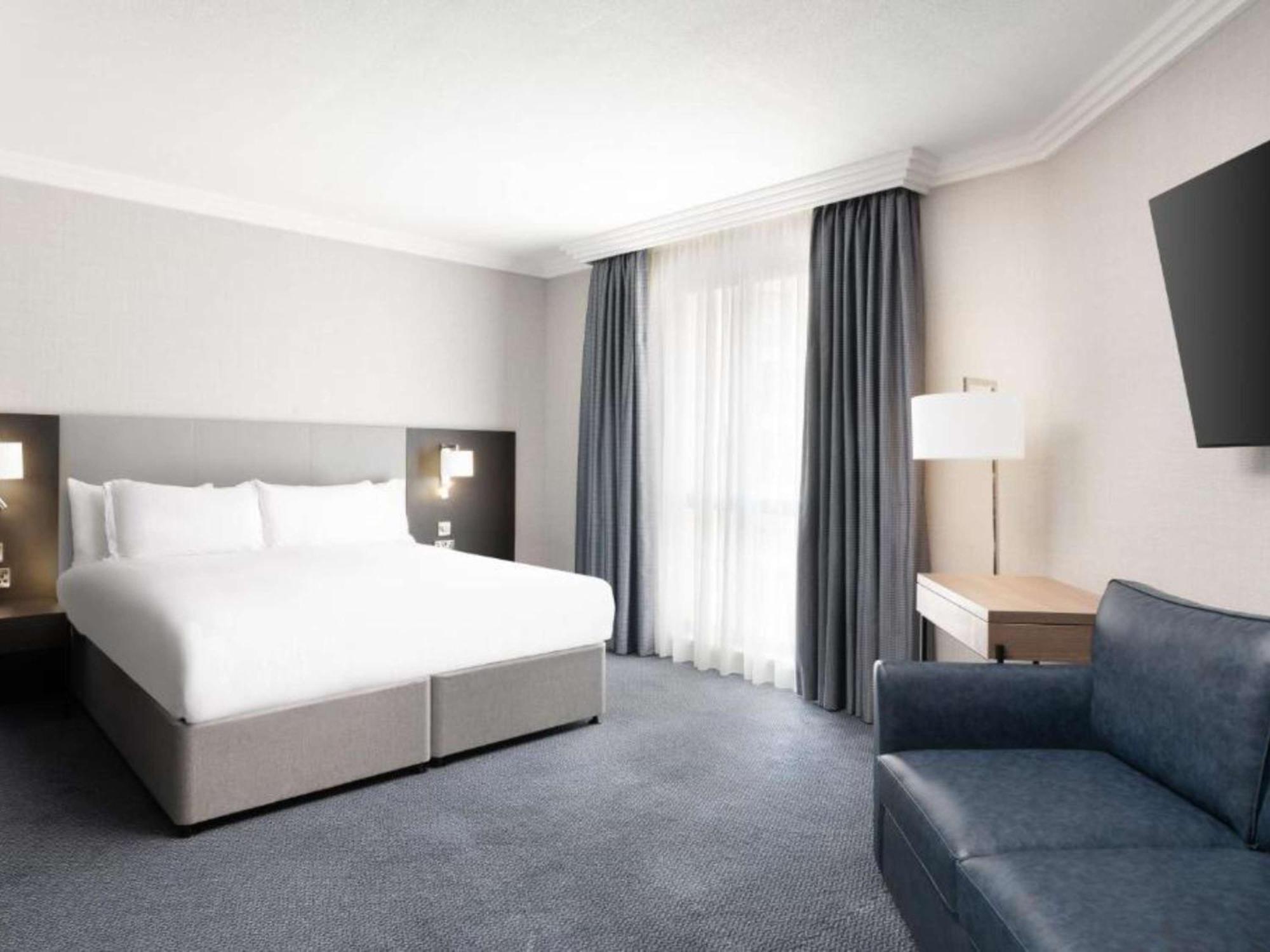 โซฟิเทลลอนดอนแกทวิคโฮเต็ล Hotel ฮอร์เลย์ ภายนอก รูปภาพ A room at the hotel