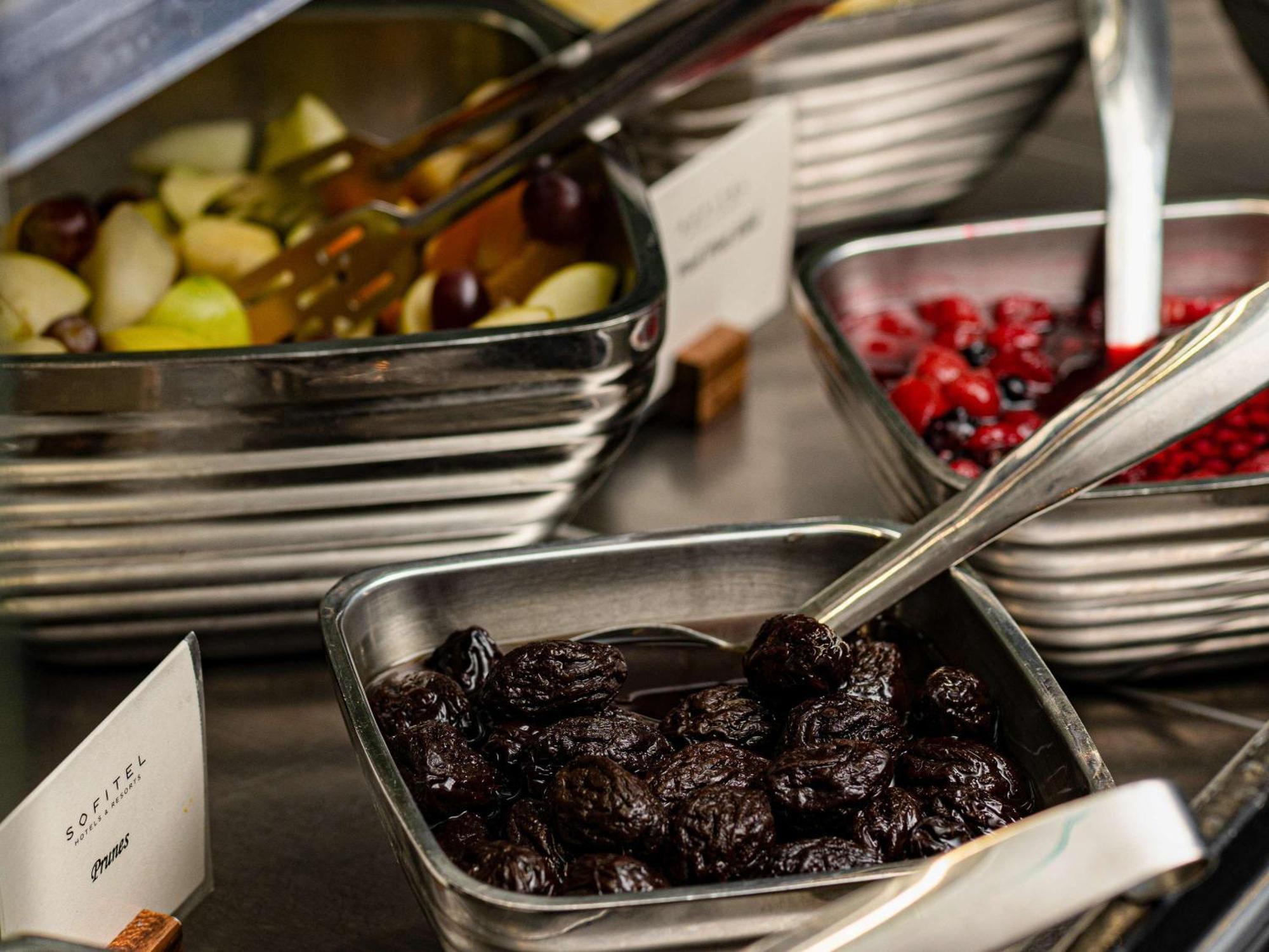 โซฟิเทลลอนดอนแกทวิคโฮเต็ล Hotel ฮอร์เลย์ ภายนอก รูปภาพ Dried fruits