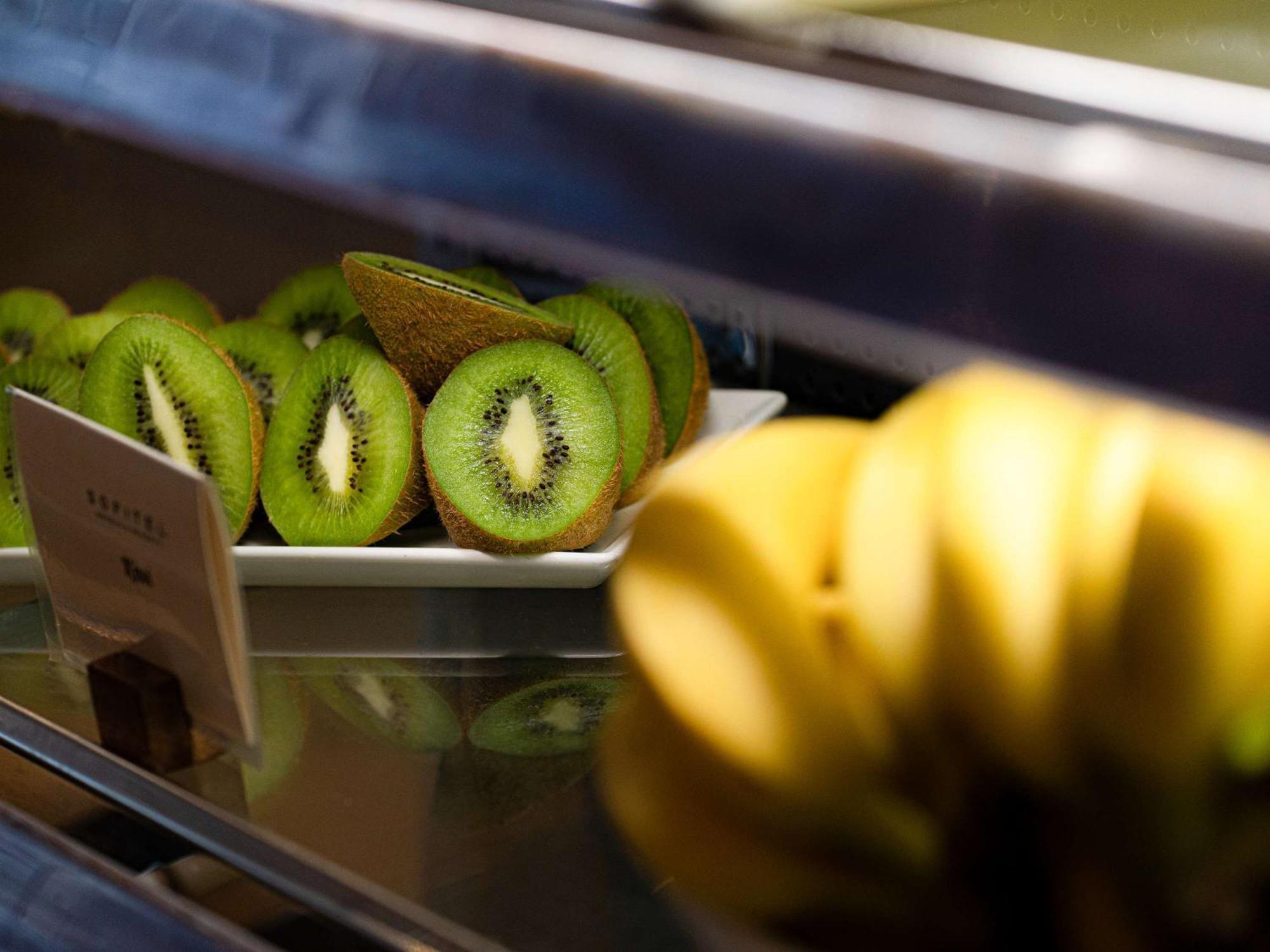 โซฟิเทลลอนดอนแกทวิคโฮเต็ล Hotel ฮอร์เลย์ ภายนอก รูปภาพ "Kiwifruit"